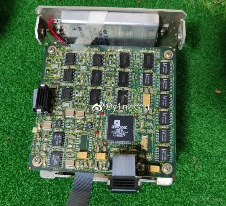 拆解飞机黑匣子，看看内部构造、PCB及芯片！_人工智能_15